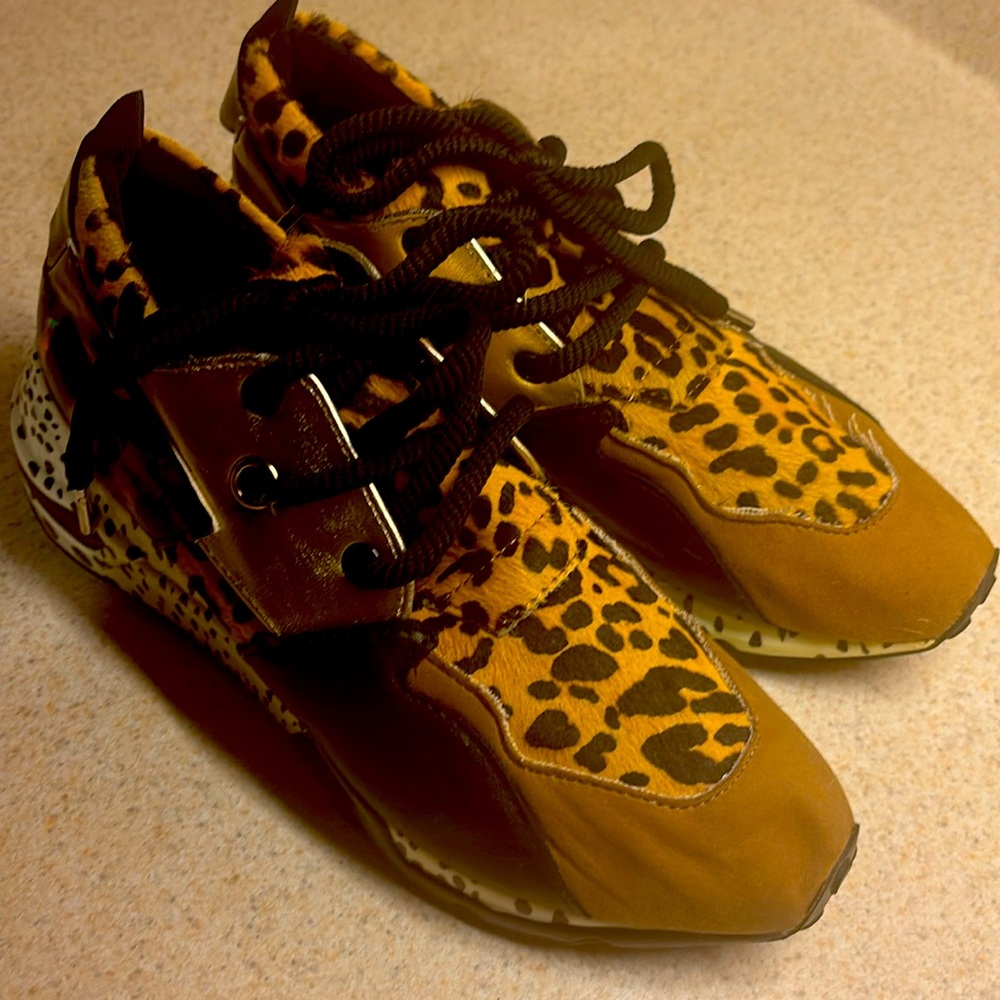 Steve Madden animal print gym shoes
